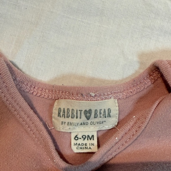 Rabbit + Bear - set of 2 short sleeve Pink Baby Onesie shirts/tops - Picture 2 of 6